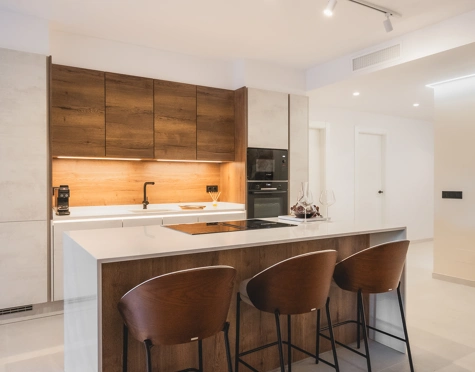 Apartamento en venta en Country Club Las Brisas, Nueva Andalucia