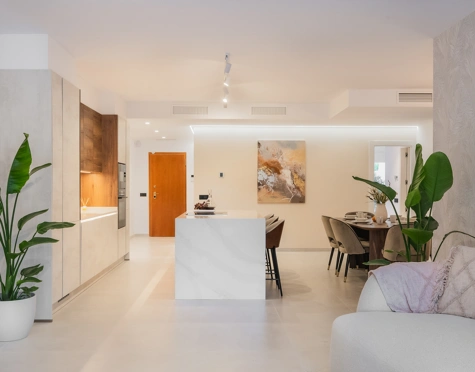 Apartamento en venta en Country Club Las Brisas, Nueva Andalucia
