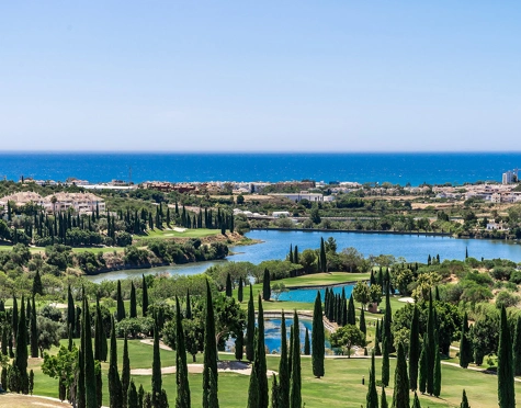 Villa for sale in Los Flamingos, Benahavis