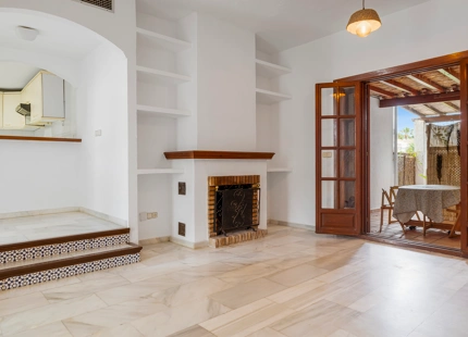 BEACHSIDE 2-BEDROOM TOWNHOUSE IN ESTEPONA