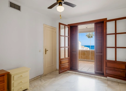 BEACHSIDE 2-BEDROOM TOWNHOUSE IN ESTEPONA