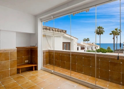 BEACHSIDE 2-BEDROOM TOWNHOUSE IN ESTEPONA