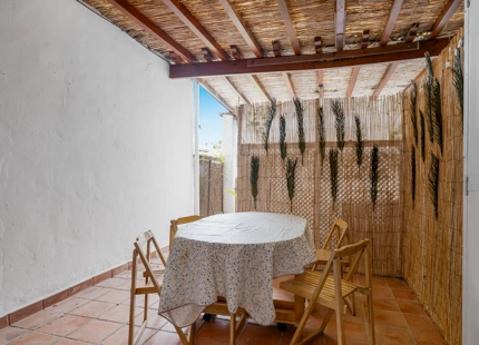 BEACHSIDE 2-BEDROOM TOWNHOUSE IN ESTEPONA