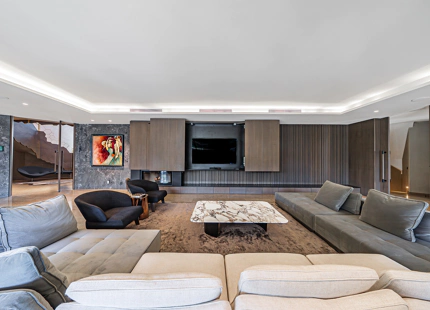 DREAMY FRONTLINE GOLF VILLA IN MARBELLA