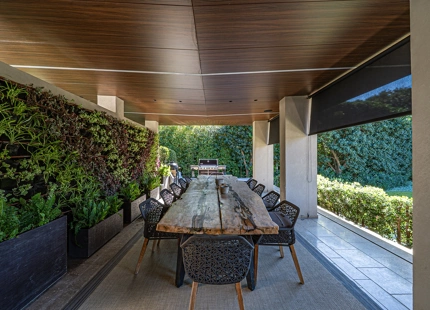 DREAMY FRONTLINE GOLF VILLA IN MARBELLA