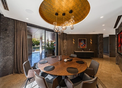 DREAMY FRONTLINE GOLF VILLA IN MARBELLA