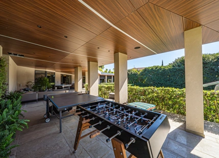 DREAMY FRONTLINE GOLF VILLA IN MARBELLA