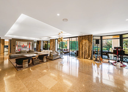 DREAMY FRONTLINE GOLF VILLA IN MARBELLA