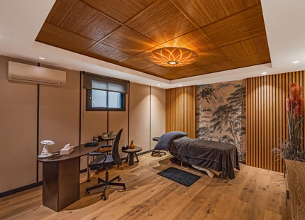 DREAMY FRONTLINE GOLF VILLA IN MARBELLA
