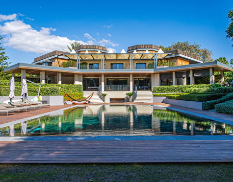 DREAMY FRONTLINE GOLF VILLA IN MARBELLA
