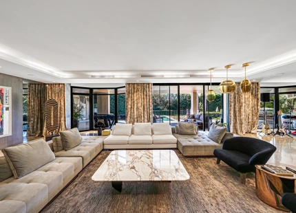 DREAMY FRONTLINE GOLF VILLA IN MARBELLA