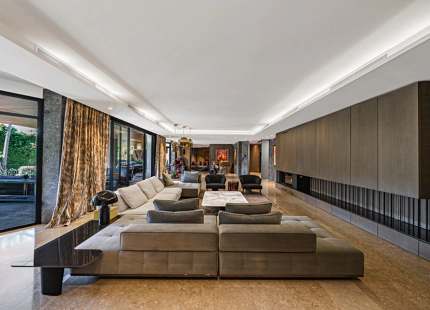 DREAMY FRONTLINE GOLF VILLA IN MARBELLA