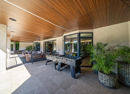 DREAMY FRONTLINE GOLF VILLA IN MARBELLA