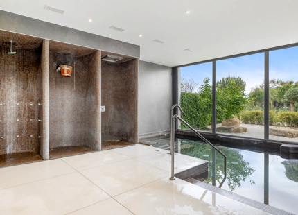 EXCEPTIONAL 3-BEDROOM APARTMENT IN ESTEPONA WEST FOR SALE