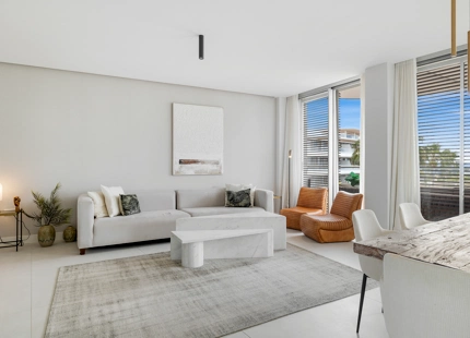 EXCEPTIONAL 3-BEDROOM APARTMENT IN ESTEPONA WEST FOR SALE