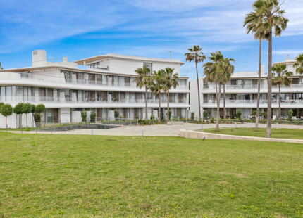 EXCEPTIONAL 3-BEDROOM APARTMENT IN ESTEPONA WEST FOR SALE