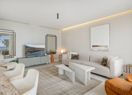 EXCEPTIONAL 3-BEDROOM APARTMENT IN ESTEPONA WEST FOR SALE