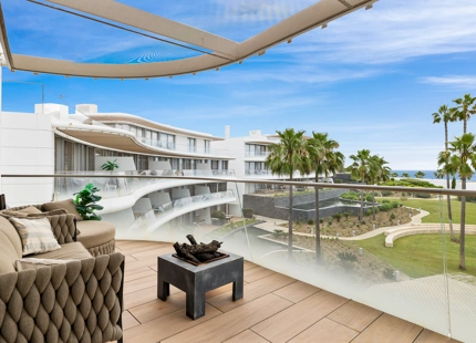 EXCEPTIONAL 3-BEDROOM APARTMENT IN ESTEPONA WEST FOR SALE