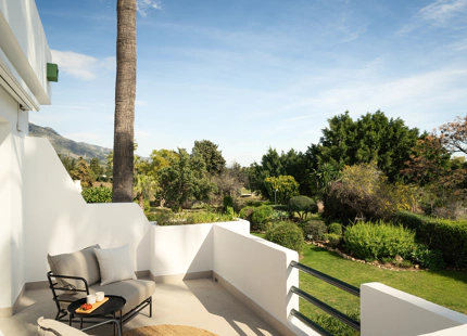 EXCEPTIONAL 4-BEDROOM TOWNHOUSE FOR SALE IN NUEVA ANDALUCÍA