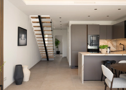 EXCEPTIONAL 4-BEDROOM TOWNHOUSE FOR SALE IN NUEVA ANDALUCÍA