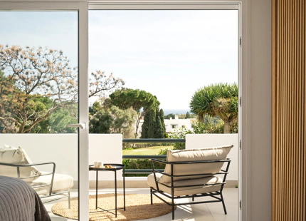 EXCEPTIONAL 4-BEDROOM TOWNHOUSE FOR SALE IN NUEVA ANDALUCÍA