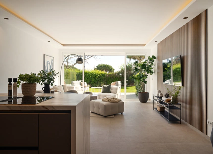 EXCEPTIONAL 4-BEDROOM TOWNHOUSE FOR SALE IN NUEVA ANDALUCÍA