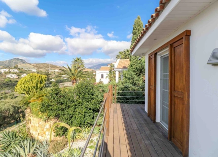 STUNNING 4-BEDROOM VILLA FOR SALE IN BENAHAVÍS