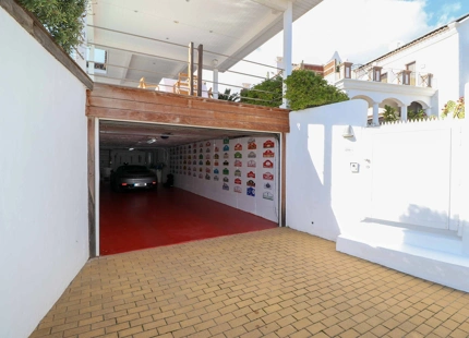 STUNNING 4-BEDROOM VILLA FOR SALE IN BENAHAVÍS