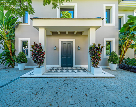 Villa for sale in Los Flamingos, Benahavis