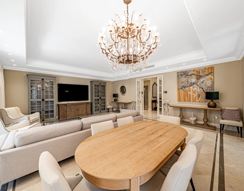 Villa for sale in Los Flamingos, Benahavis