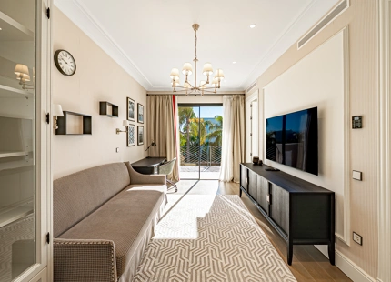 ELEGANT 6-BEDROOM VILLA FOR SALE IN BENAHAVÍS