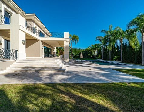 Villa for sale in Los Flamingos, Benahavis