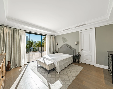 Villa for sale in Los Flamingos, Benahavis
