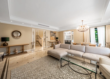 ELEGANT 6-BEDROOM VILLA FOR SALE IN BENAHAVÍS