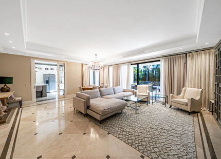 ELEGANT 6-BEDROOM VILLA FOR SALE IN BENAHAVÍS