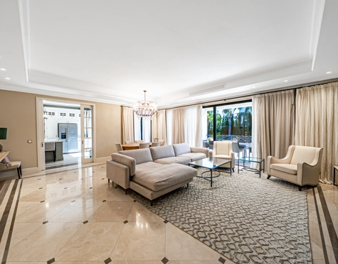 Villa for sale in Los Flamingos, Benahavis