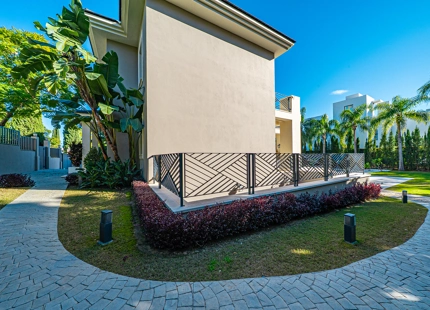 ELEGANT 6-BEDROOM VILLA FOR SALE IN BENAHAVÍS