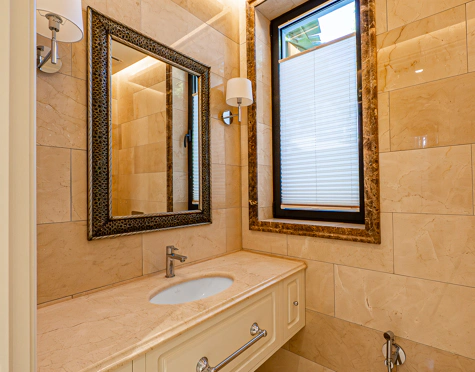 Villa for sale in Los Flamingos, Benahavis
