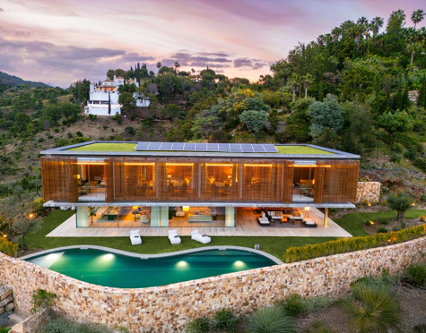 Villa for sale in El Madroñal, Benahavis