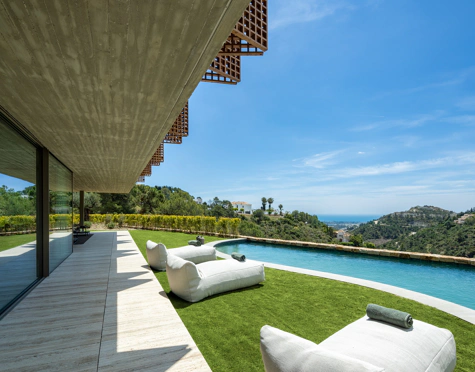 Villa for sale in El Madroñal, Benahavis