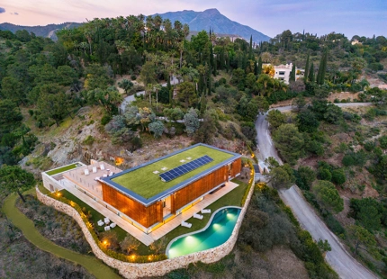 EXCEPCIONAL VILLA RODEADA DE NATURALEZA EN EL MADROÑAL