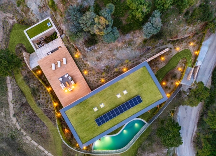 EXCEPCIONAL VILLA RODEADA DE NATURALEZA EN EL MADROÑAL