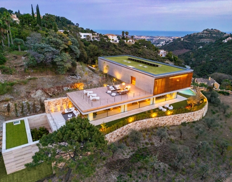 Villa for sale in El Madroñal, Benahavis