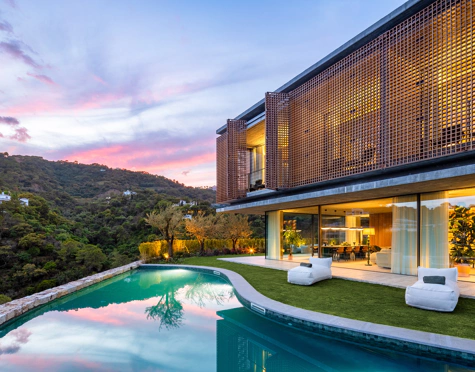 Villa for sale in El Madroñal, Benahavis