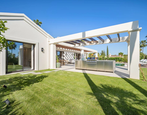 Villa for sale in Nueva Andalucia, Marbella