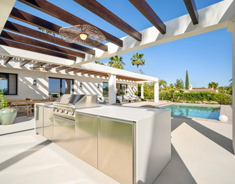 Villa for sale in Nueva Andalucia, Marbella