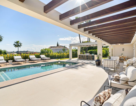 Villa for sale in Nueva Andalucia, Marbella