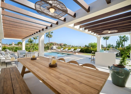 EXCEPTIONAL VILLA WITH STUNNING INTERIORS AND OUTDOOR SPACES IN NUEVA ANDALUCÍA