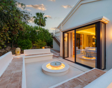 Villa for sale in Nueva Andalucia, Marbella