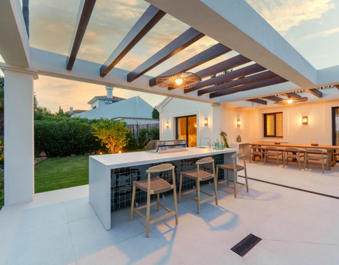 Villa for sale in Nueva Andalucia, Marbella